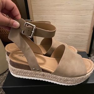 Soda wedge sandals